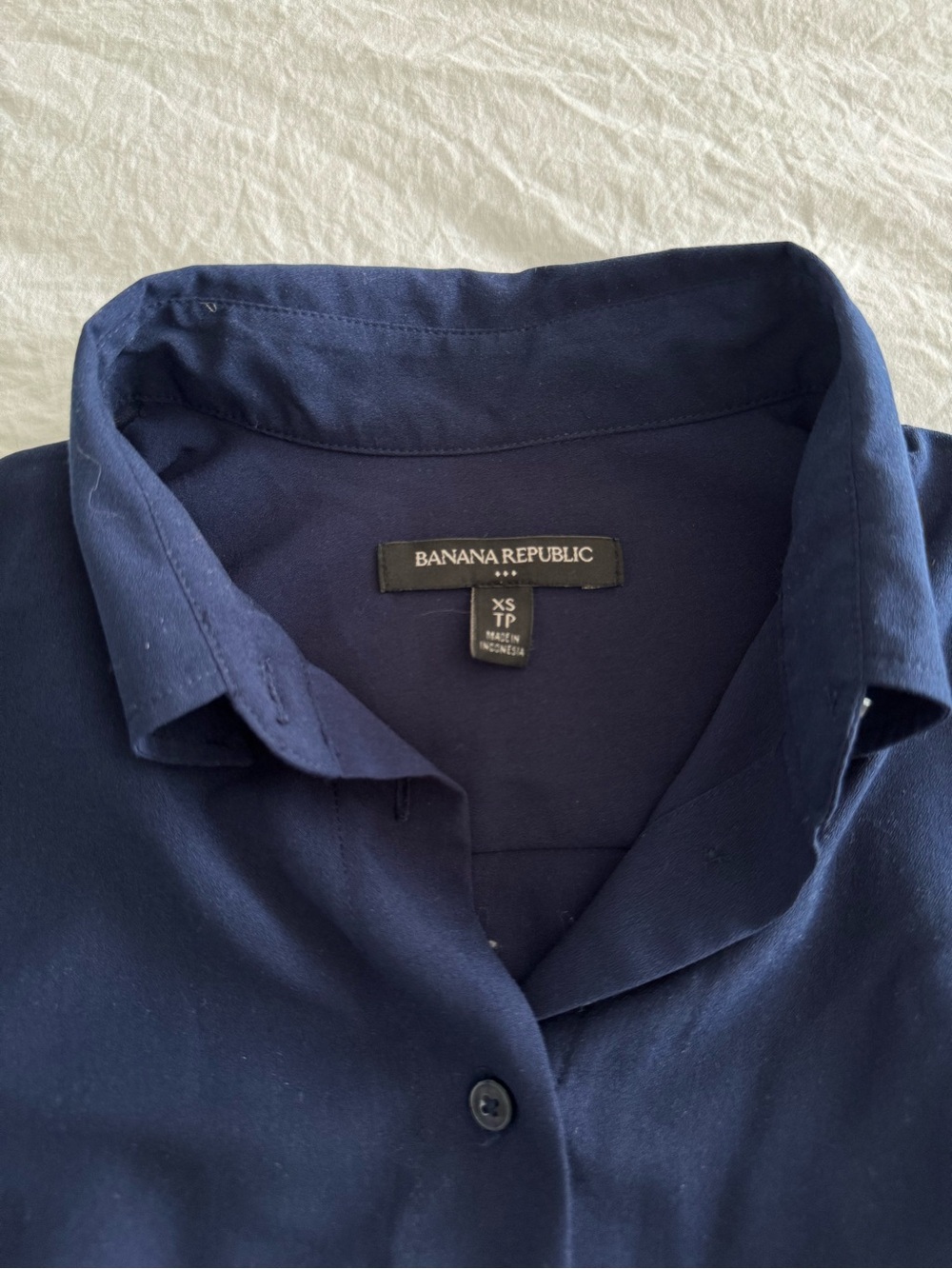 Banana Republic Women’s Classic Button-Up Shirt in Navy - Picture 6 of 10